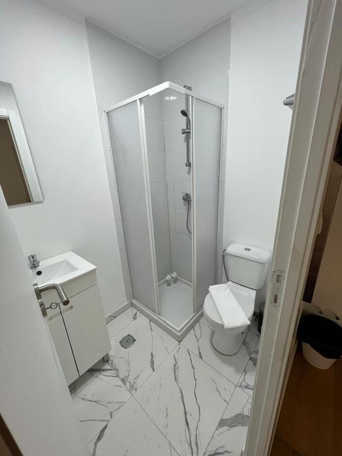 Oieras Beach Suite 2 - Large Double Room With En-Suite Bathroom And Balcony Оейраш Екстериор снимка